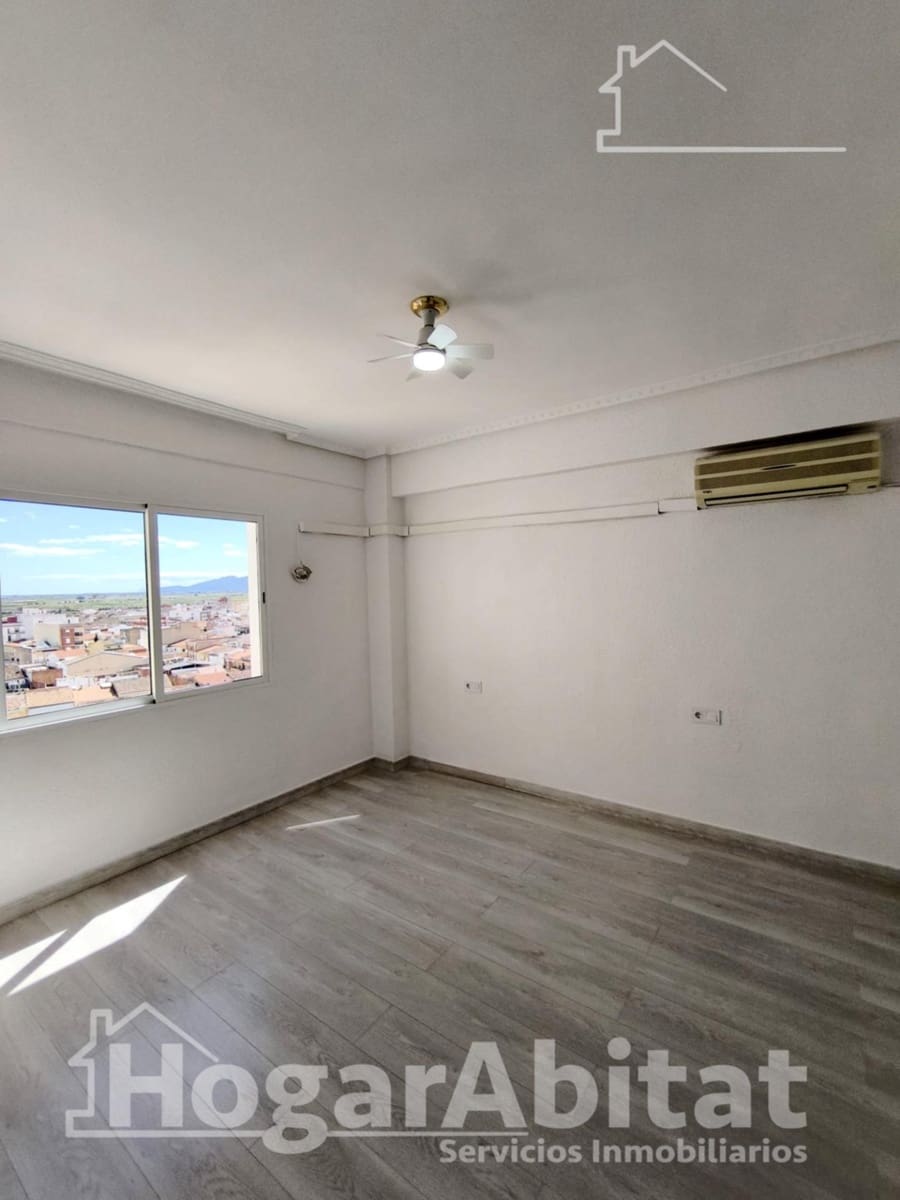 Piso de 3 habitaciones en Alginet en venta con garaje - 169.000 € (Ref: 9330676)