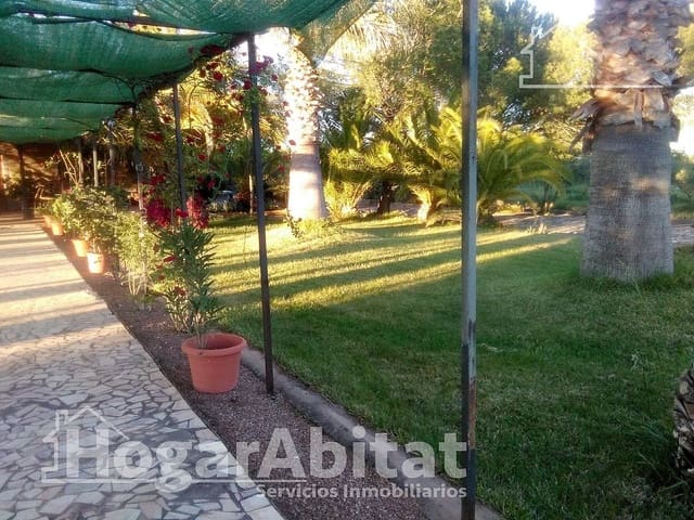 4 slaapkamer Villa te koop in Badajoz stad met zwembad garage - € 202.000 (Ref: 9338097)