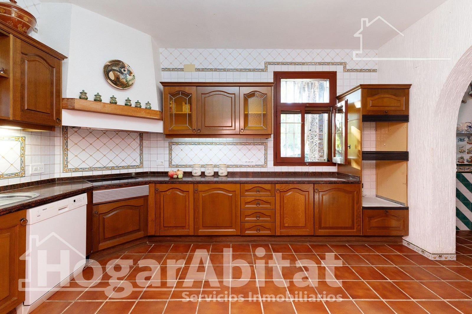 7 soveværelse Villa til salg i La Pobla de Vallbona med garage - € 830.000 (Ref: 9344819)