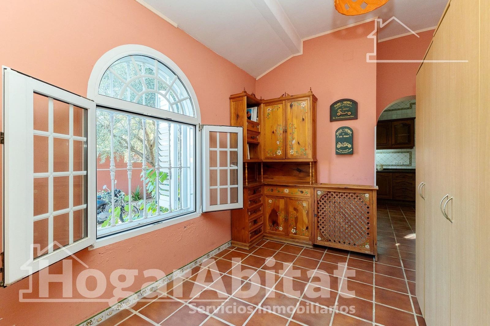 7 soveværelse Villa til salg i La Pobla de Vallbona med garage - € 830.000 (Ref: 9344819)