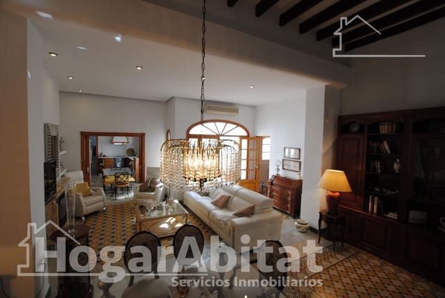 5 bedroom Townhouse for sale in Oliva - € 399,000 (Ref: 9344834)