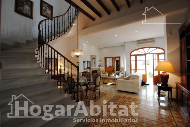 5 bedroom Townhouse for sale in Oliva - € 399,000 (Ref: 9344834)