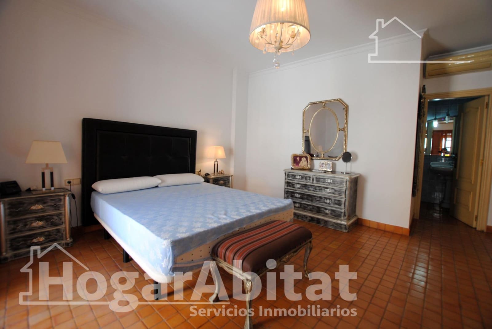 5 soveværelse Byhus til salg i Oliva - € 399.000 (Ref: 9344834)