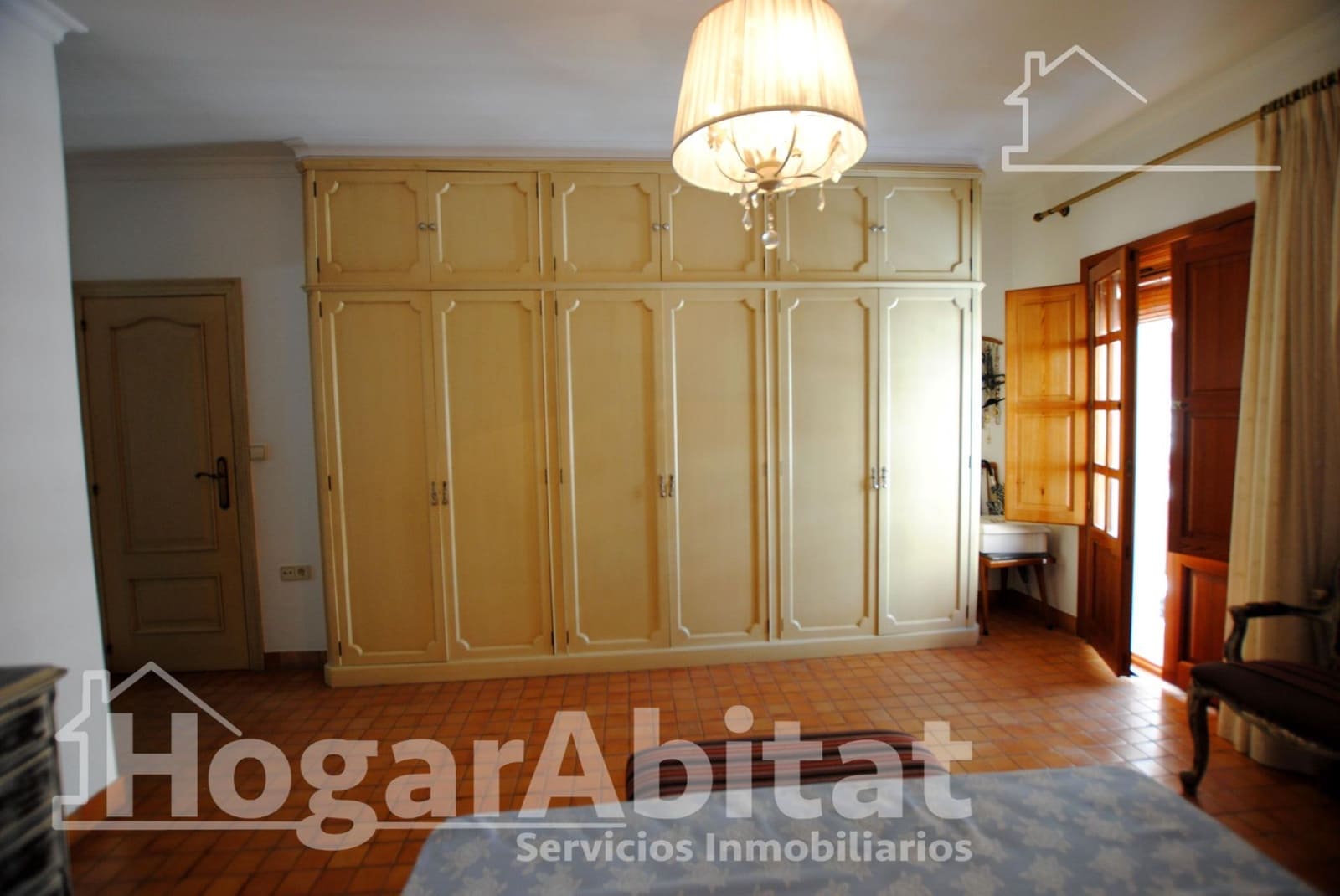 5 soveværelse Byhus til salg i Oliva - € 399.000 (Ref: 9344834)