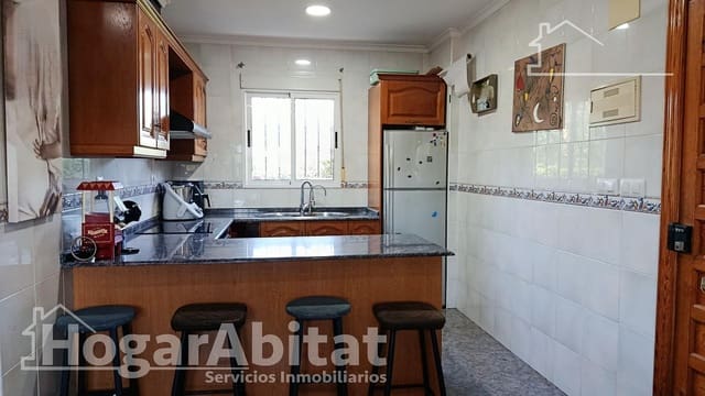 5 sovrum Villa till salu i Oliva med pool garage - 295 000 € (Ref: 9353652)