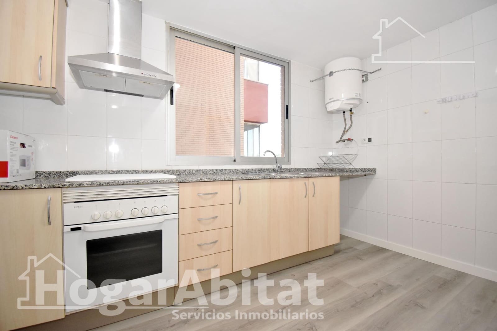 4 chambre Appartement à vendre à Castello de la Plana avec garage - 210 000 € (Ref: 9359648)