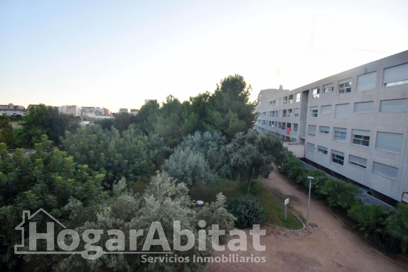 4 chambre Appartement à vendre à Castello de la Plana avec garage - 210 000 € (Ref: 9359648)