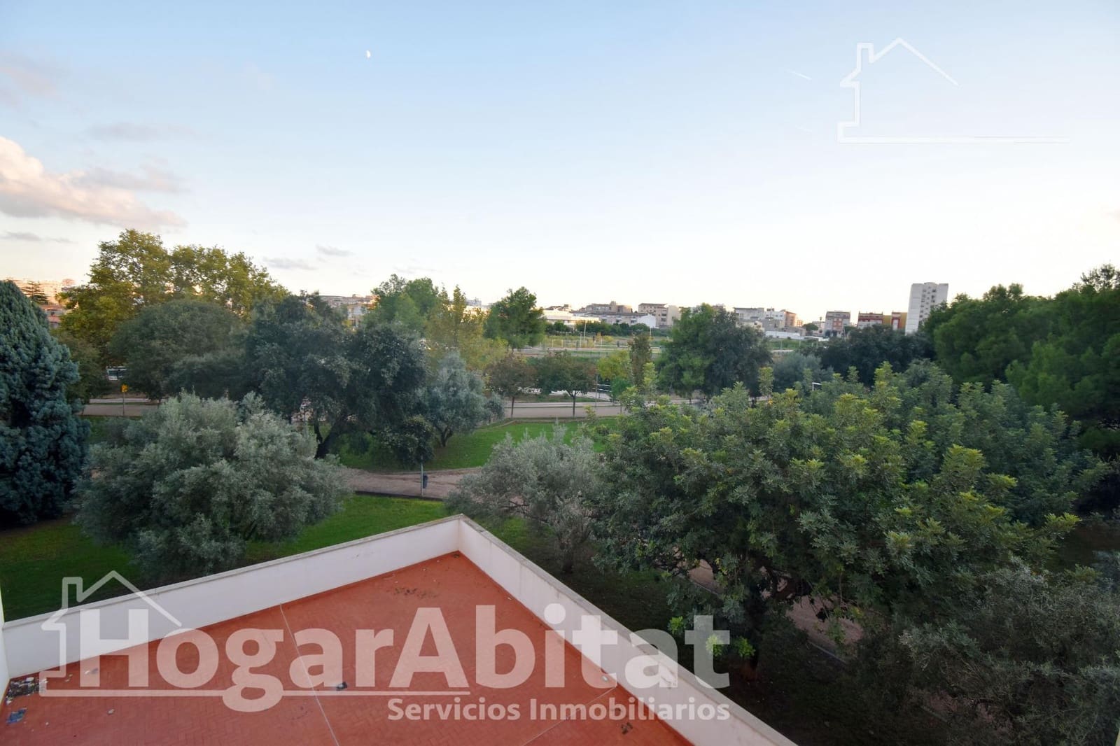 4 chambre Appartement à vendre à Castello de la Plana avec garage - 210 000 € (Ref: 9359648)