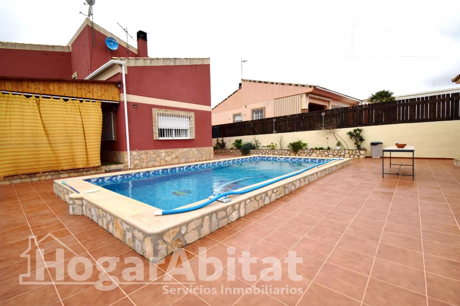 5 soveværelse Villa til salg i Montserrat med swimmingpool garage - € 400.000 (Ref: 9362341)