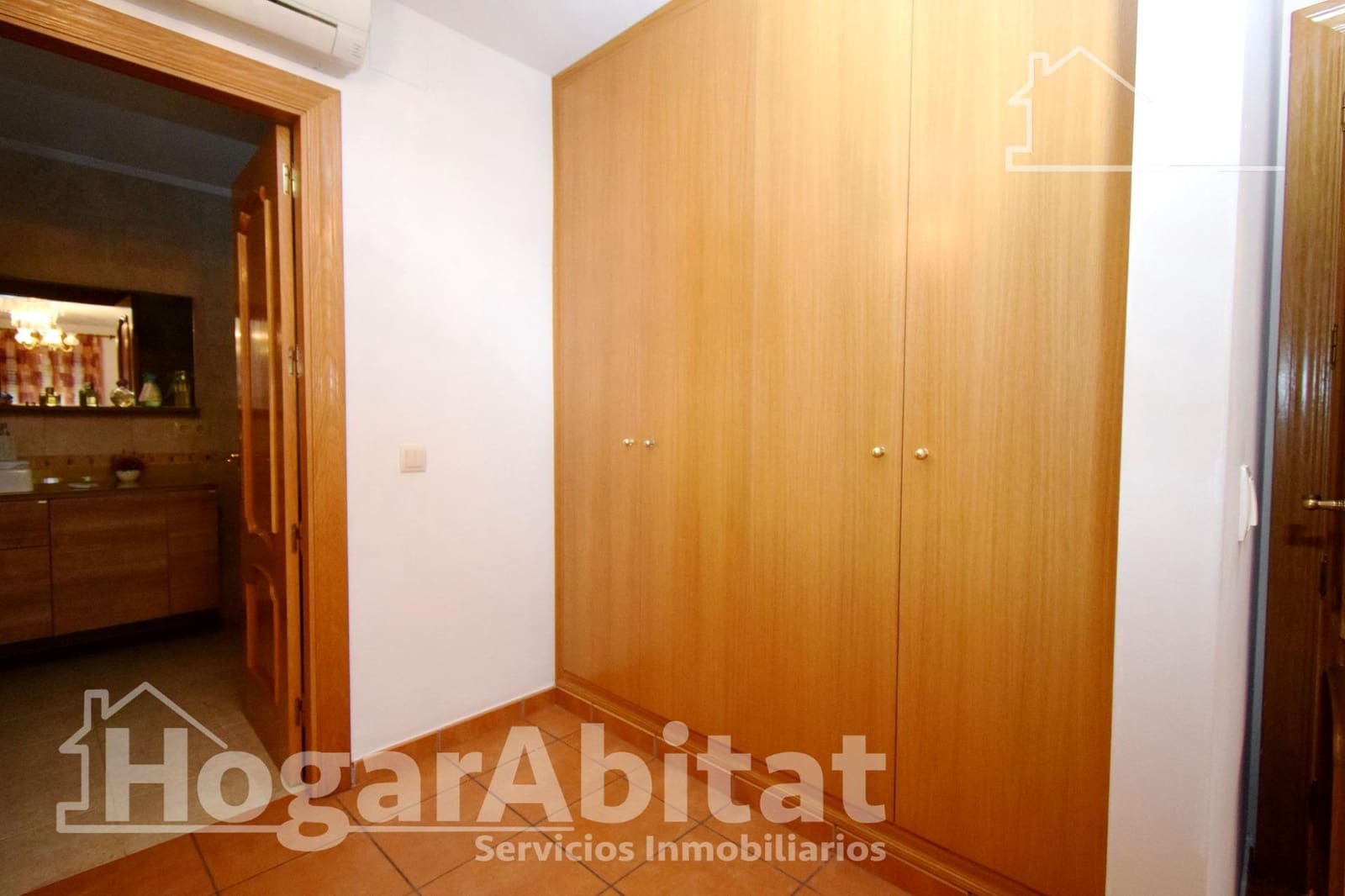 5 soveværelse Villa til salg i Montserrat med swimmingpool garage - € 400.000 (Ref: 9362341)