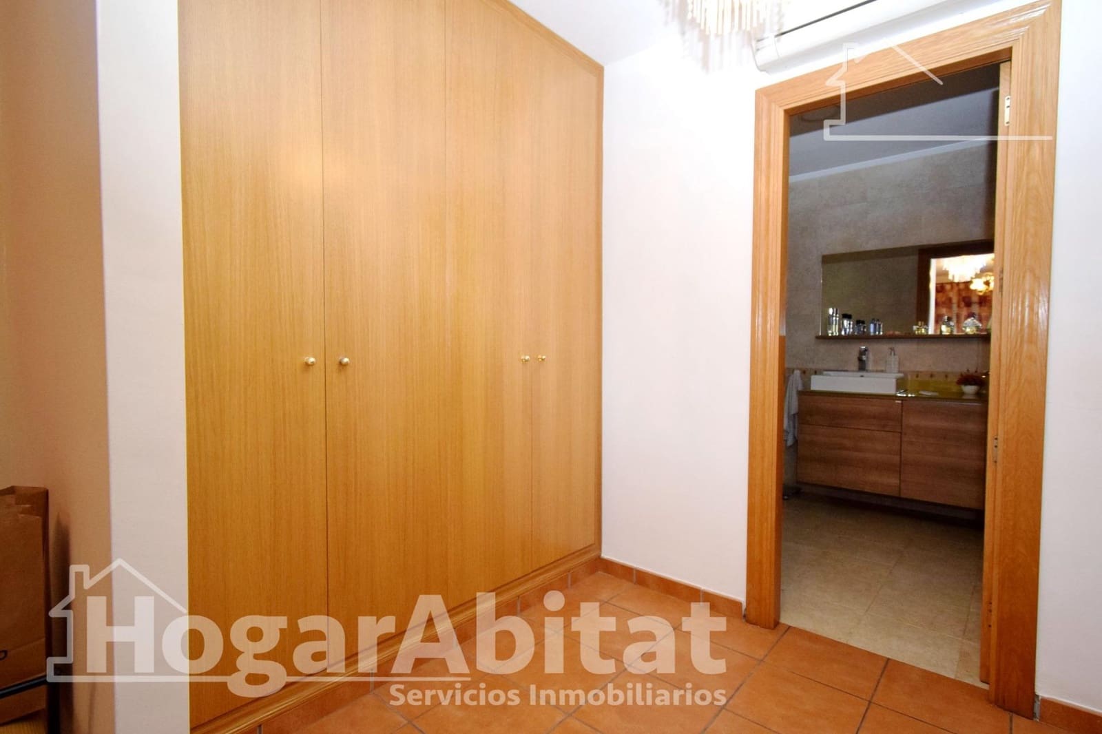 5 soveværelse Villa til salg i Montserrat med swimmingpool garage - € 400.000 (Ref: 9362341)