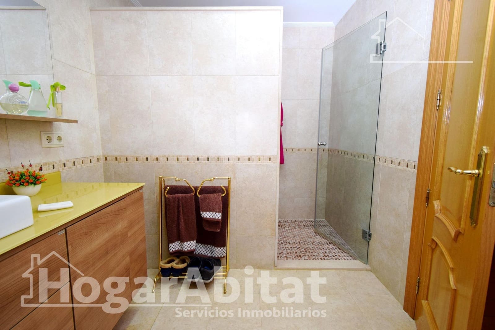 5 soveværelse Villa til salg i Montserrat med swimmingpool garage - € 400.000 (Ref: 9362341)