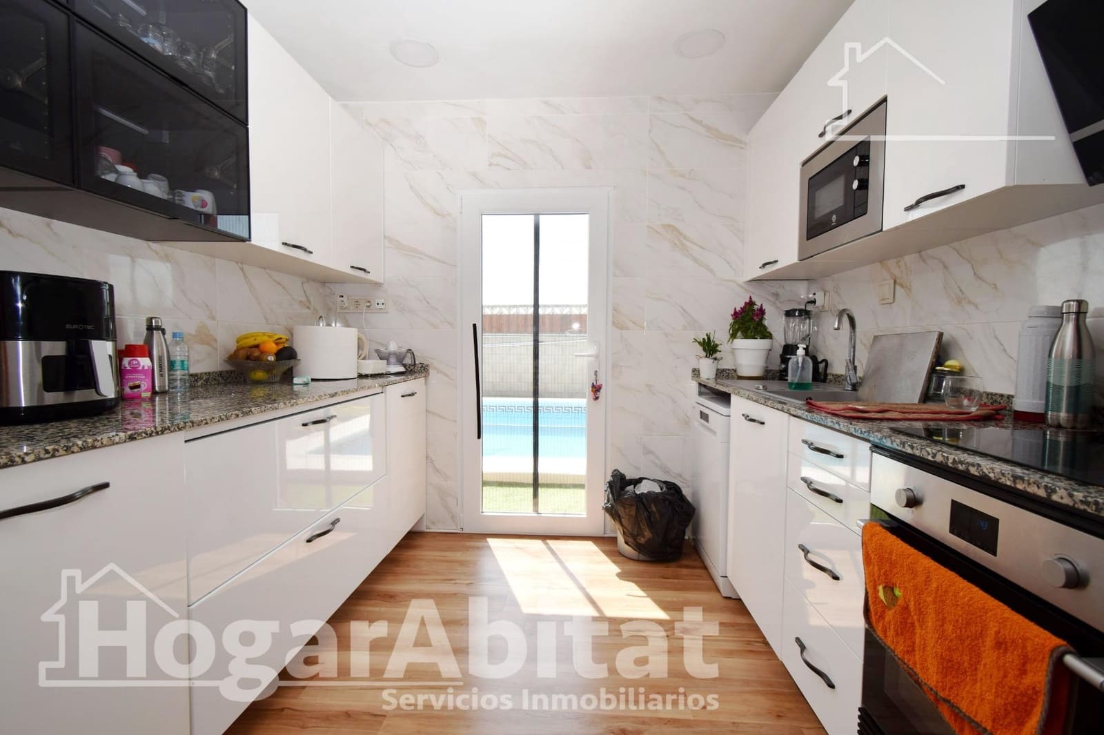 4 soveværelse Villa til salg i Montserrat med swimmingpool - € 306.000 (Ref: 9362342)