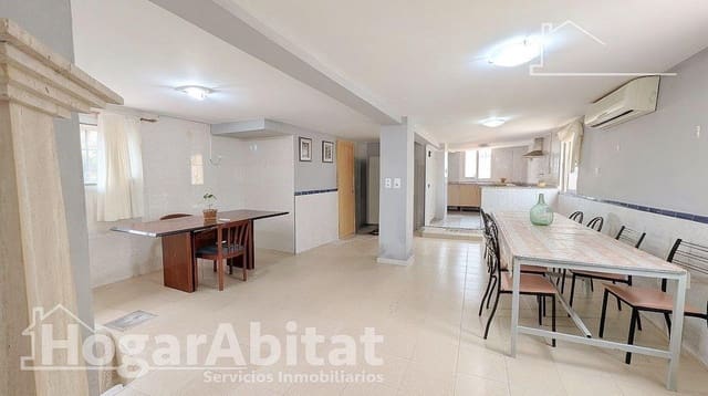 4 bedroom Townhouse for sale in Torrent with garage - € 174,000 (Ref: 9362374)