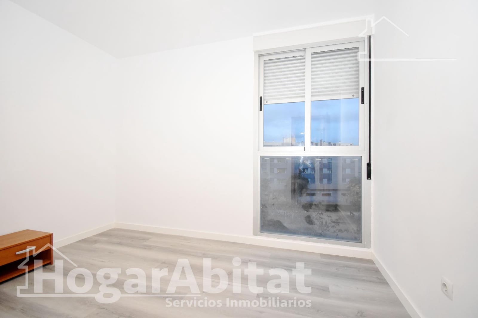 4 bedroom Flat for sale in Castello de la Plana with garage - € 215,000 (Ref: 9367555)