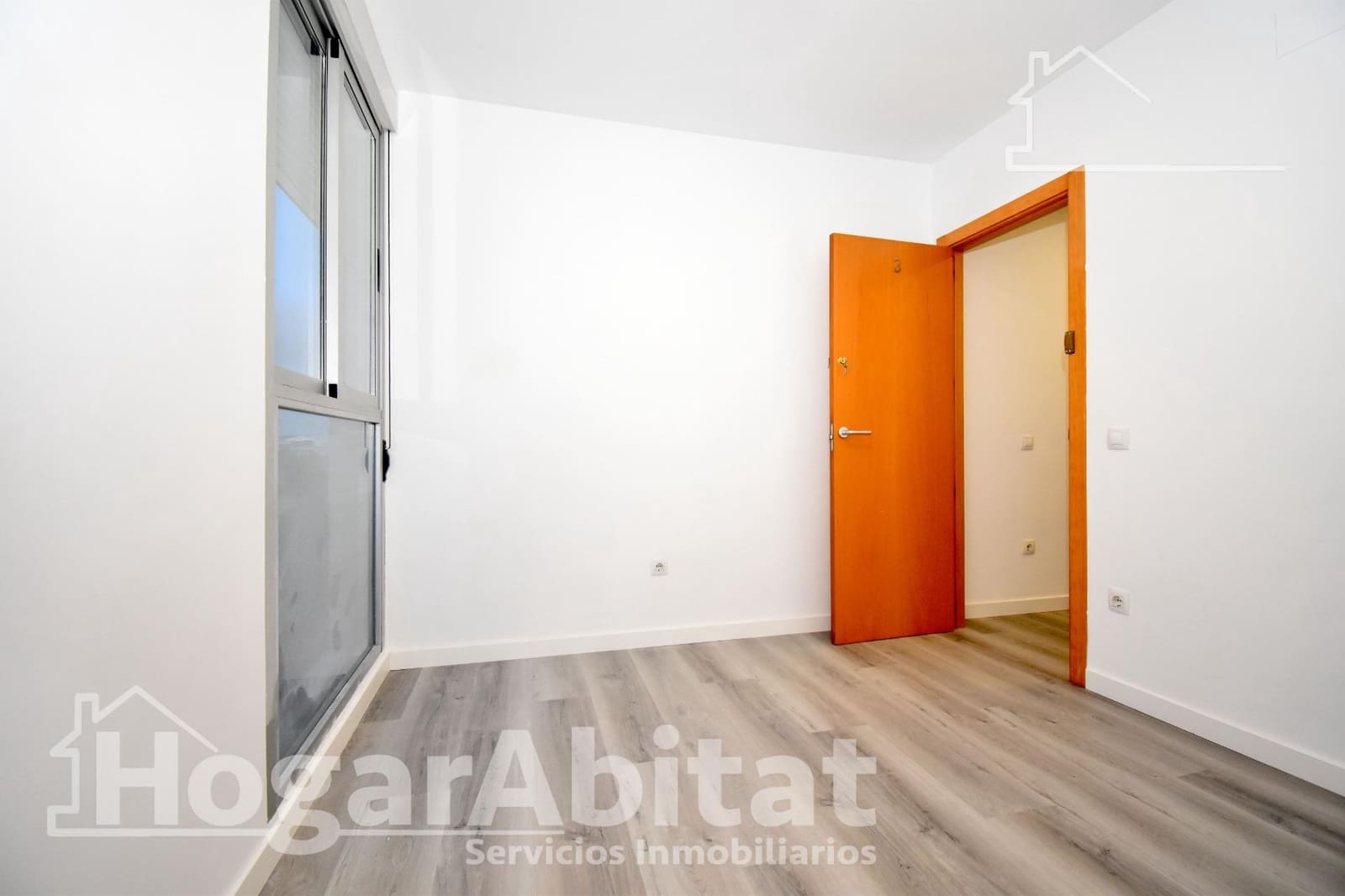 4 bedroom Flat for sale in Castello de la Plana with garage - € 215,000 (Ref: 9367555)