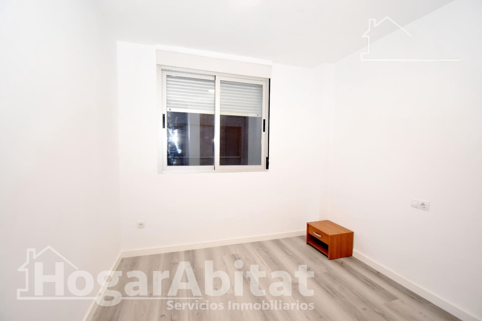 4 bedroom Flat for sale in Castello de la Plana with garage - € 215,000 (Ref: 9367555)