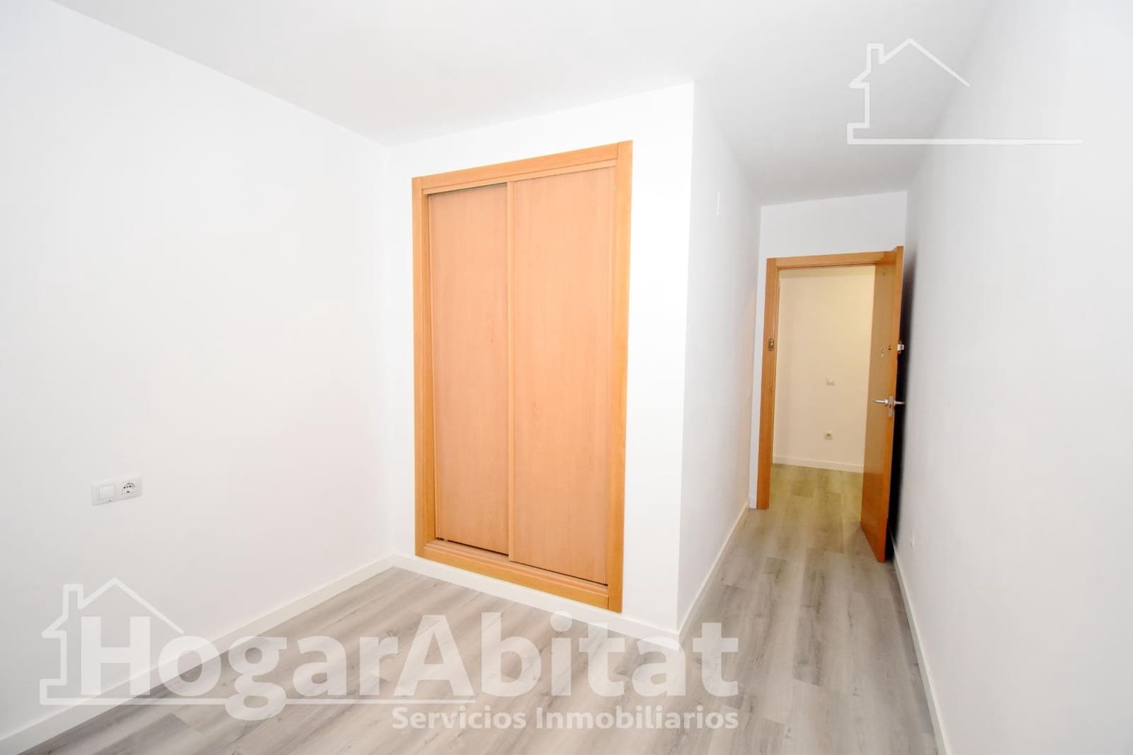 4 bedroom Flat for sale in Castello de la Plana with garage - € 215,000 (Ref: 9367555)