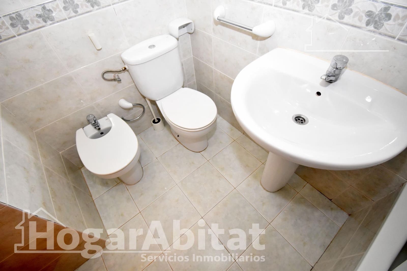 4 bedroom Flat for sale in Castello de la Plana with garage - € 215,000 (Ref: 9367555)