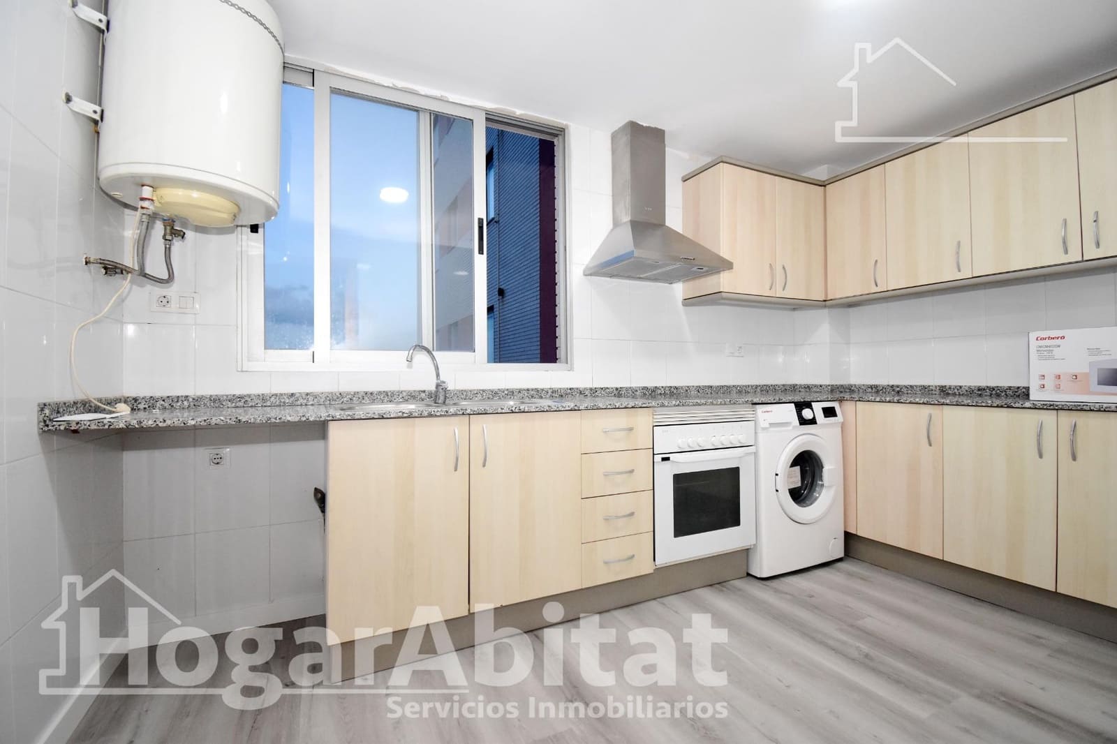 4 bedroom Flat for sale in Castello de la Plana with garage - € 215,000 (Ref: 9367555)