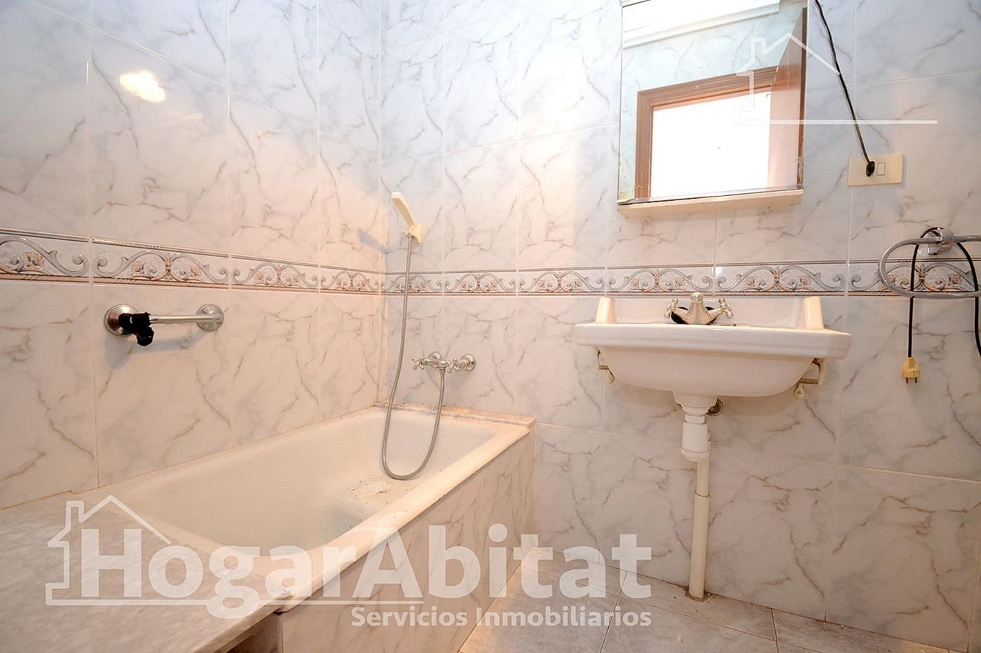 6 makuuhuone Omakotitalo myytävänä paikassa Burriana / Borriana mukana 
autotalli - 125 000 € (Ref: 9367601)