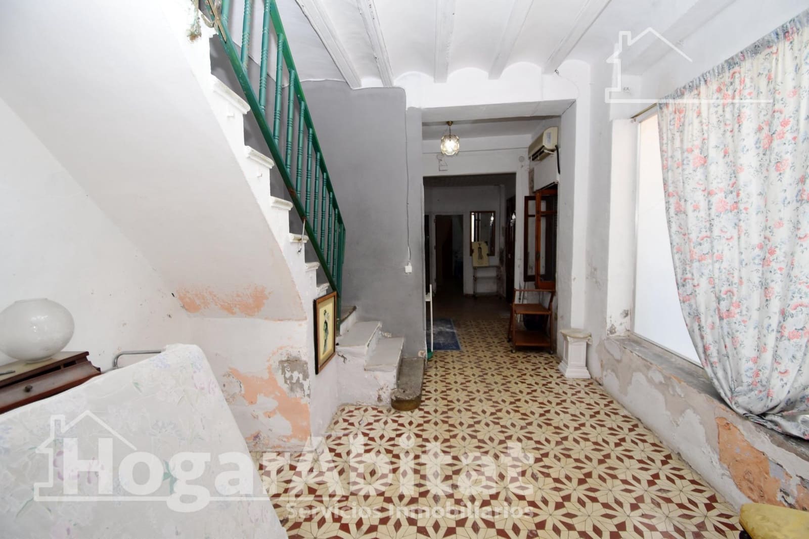 6 bedroom Townhouse for sale in Sueca - € 100,000 (Ref: 9367605)