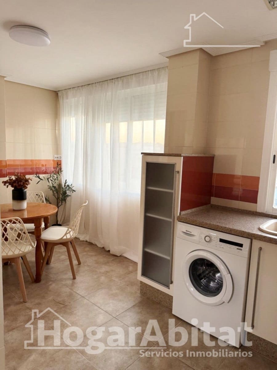 4 bedroom Flat for sale in Castello de la Plana with garage - € 195,000 (Ref: 9374176)