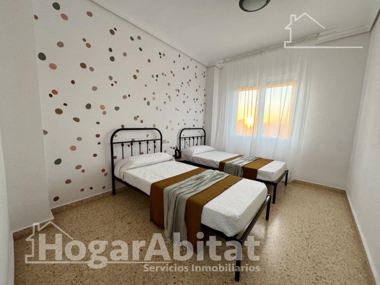 4 bedroom Flat for sale in Castello de la Plana with garage - € 195,000 (Ref: 9374176)