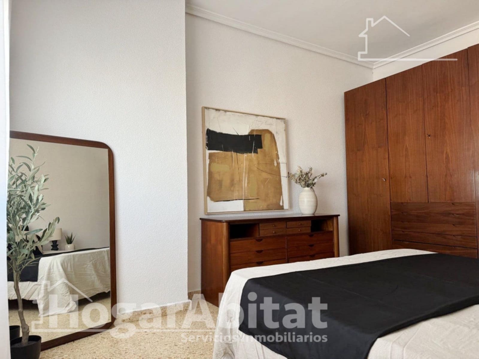 4 bedroom Flat for sale in Castello de la Plana with garage - € 195,000 (Ref: 9374176)