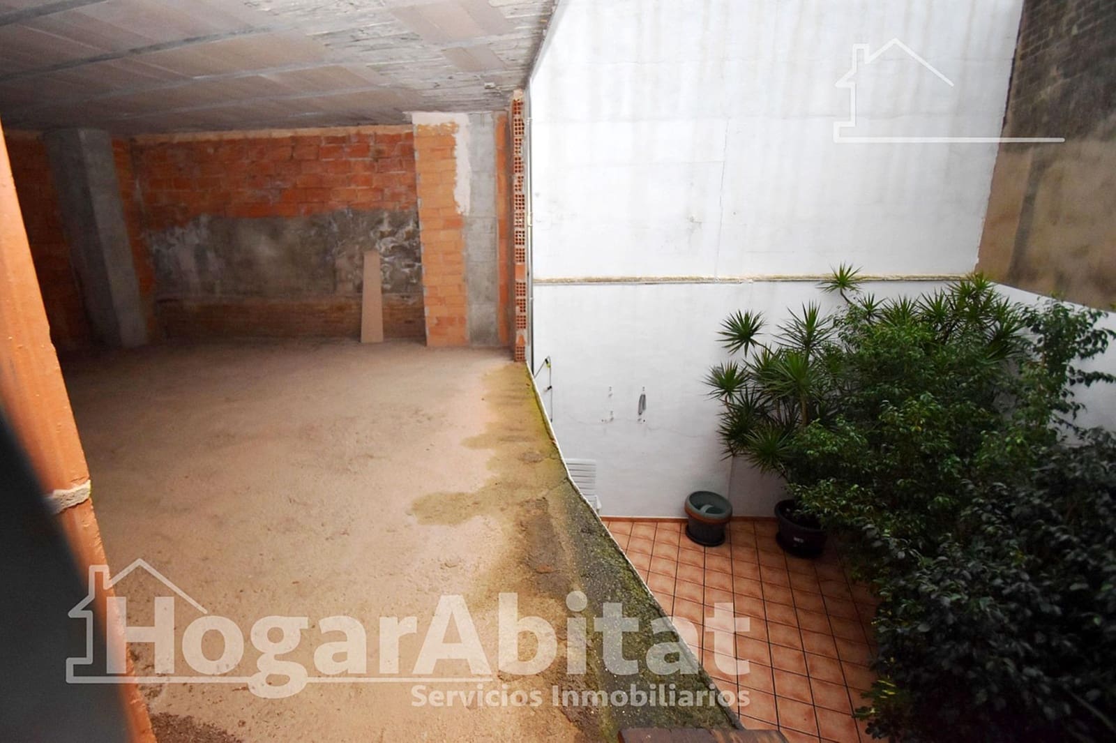 4 bedroom Flat for sale in Betxi - € 100,000 (Ref: 9375365)