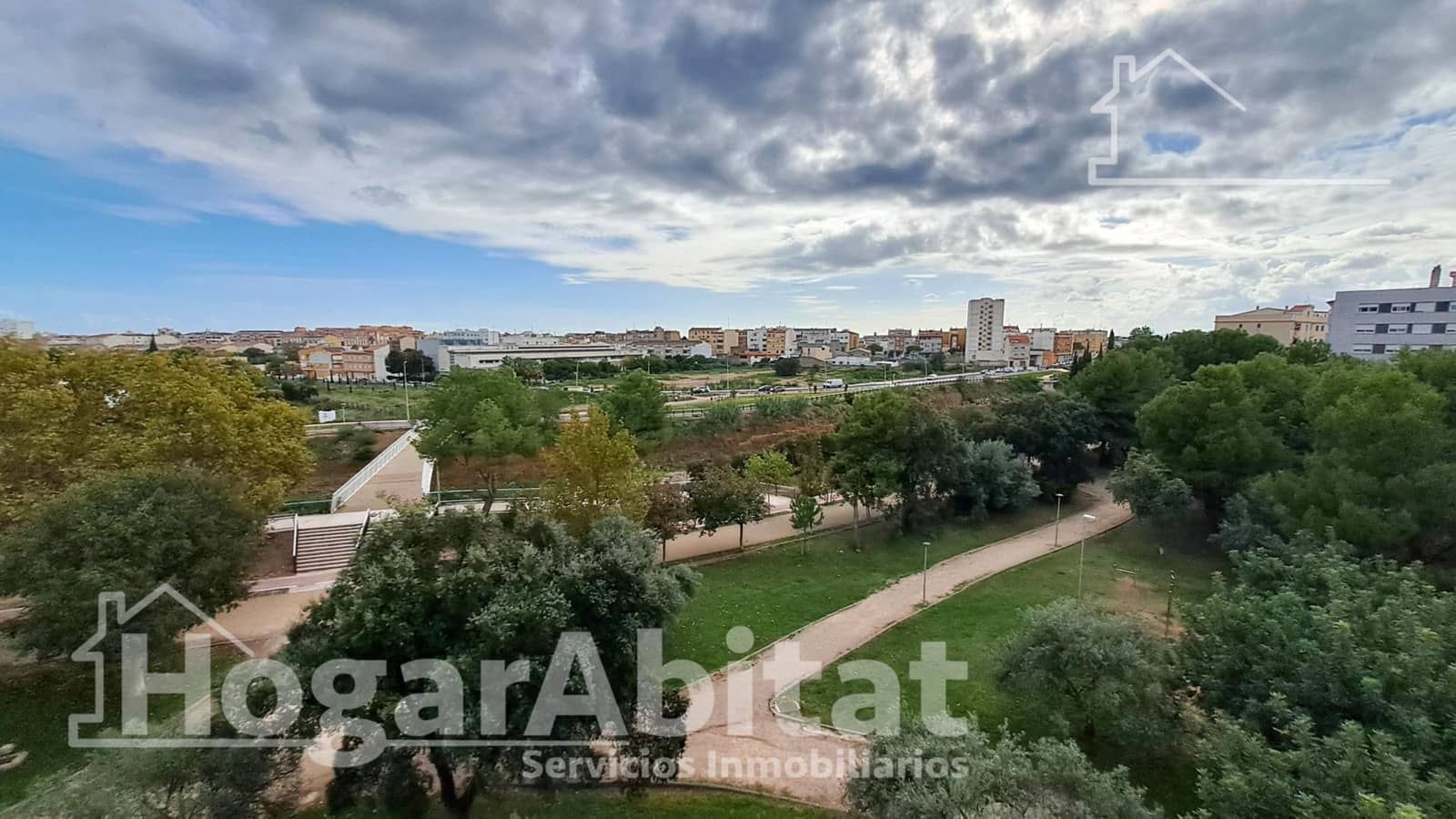 4 sypialnia Mieszkanie na sprzedaż w Castello de la Plana z garażem - 220 000 € (Ref: 9375373)