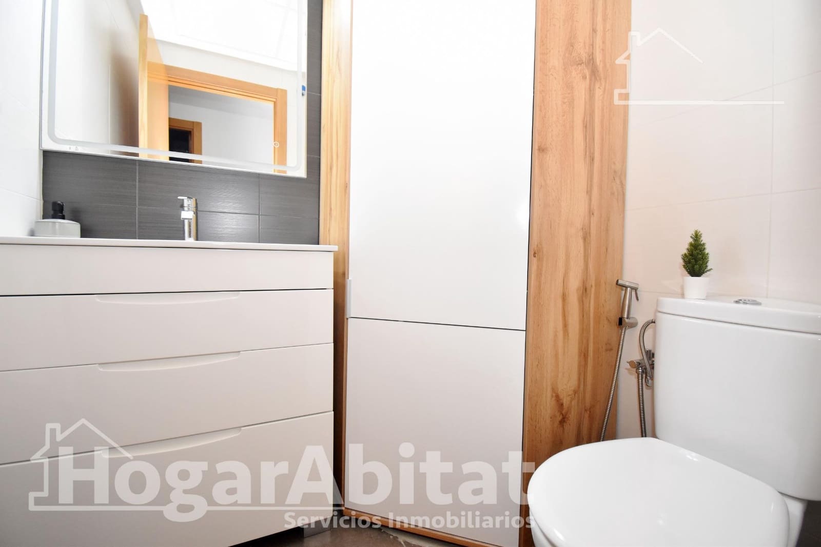 2 chambre Appartement à vendre à Castello de la Plana avec garage - 235 000 € (Ref: 9379087)