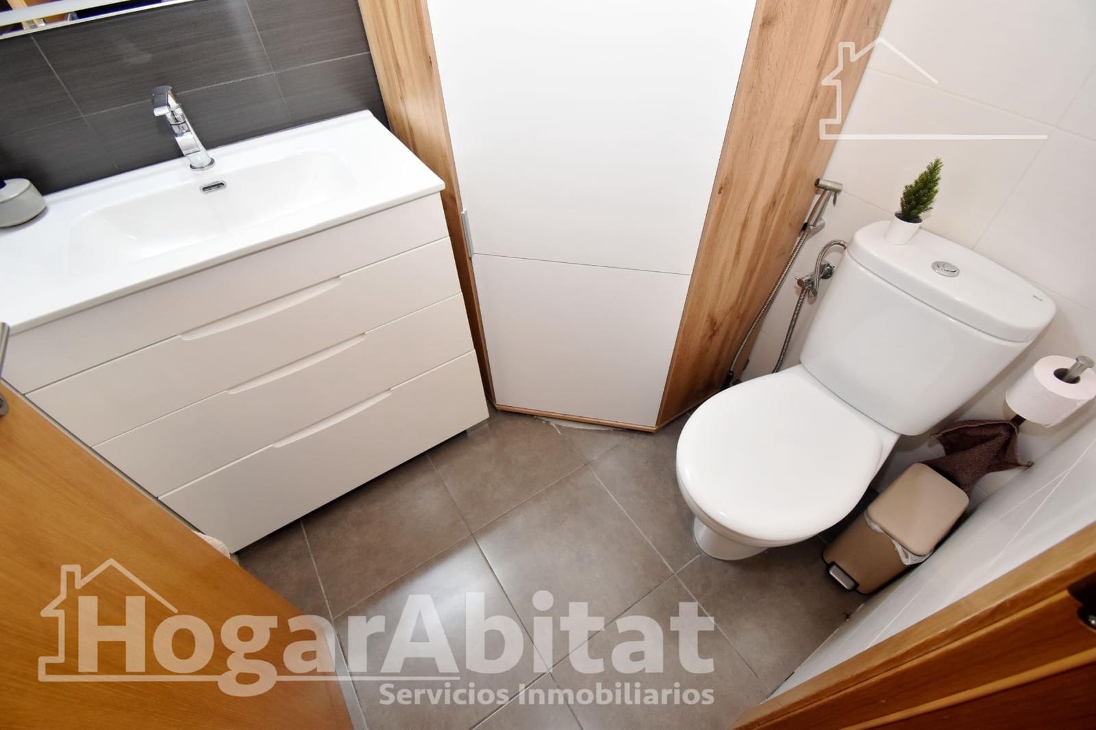 2 chambre Appartement à vendre à Castello de la Plana avec garage - 235 000 € (Ref: 9379087)