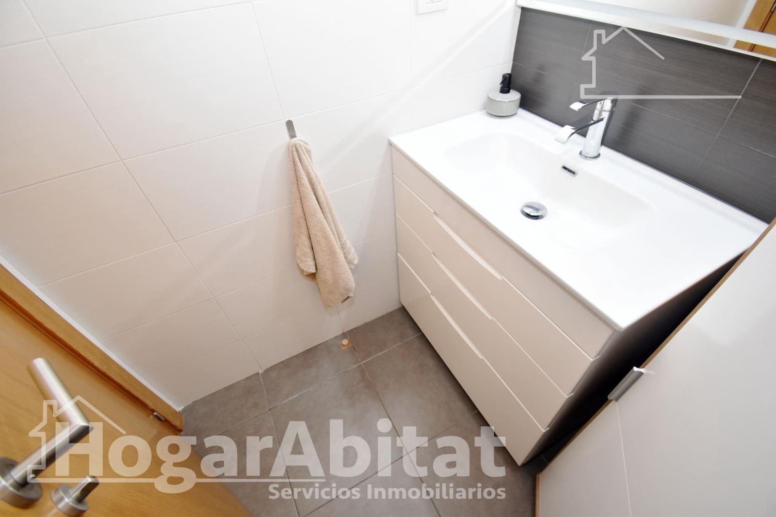 2 chambre Appartement à vendre à Castello de la Plana avec garage - 235 000 € (Ref: 9379087)