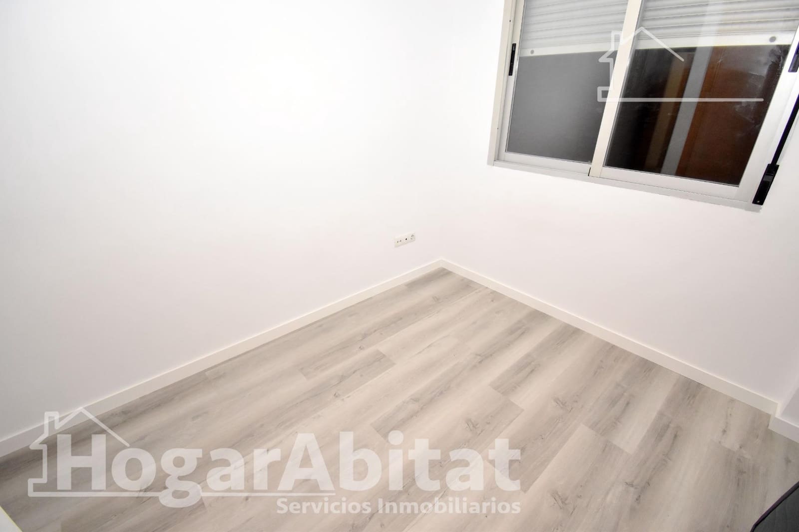 4 bedroom Flat for sale in Castello de la Plana with garage - € 225,000 (Ref: 9379089)