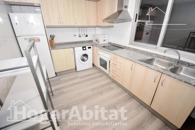 4 bedroom Flat for sale in Castelló de la Plana with garage - € 225,000 (Ref: 9379089)