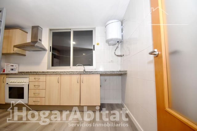 4 bedroom Flat for sale in Castelló de la Plana with garage - € 225,000 (Ref: 9379089)