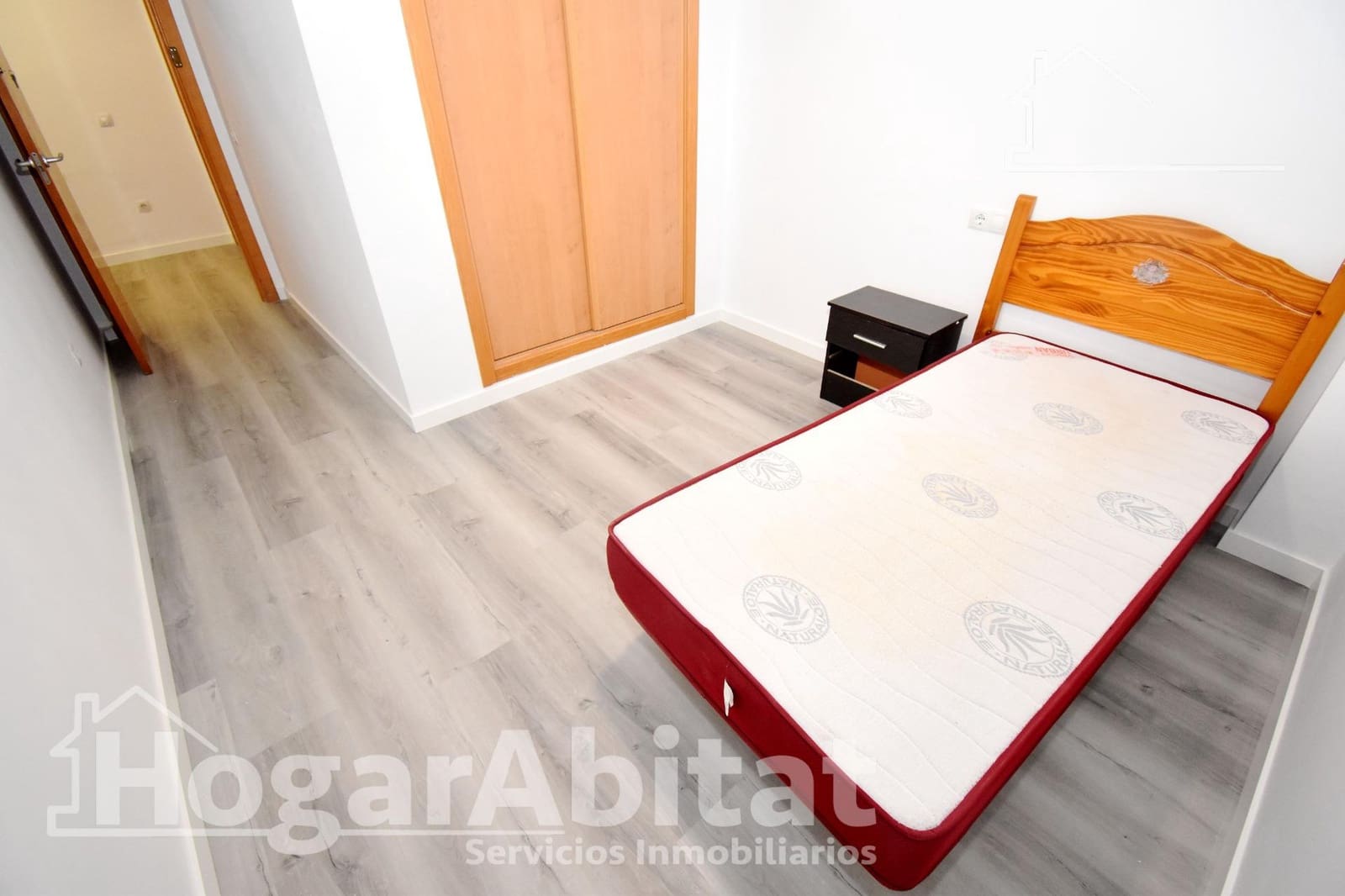 4 bedroom Flat for sale in Castello de la Plana with garage - € 225,000 (Ref: 9379089)