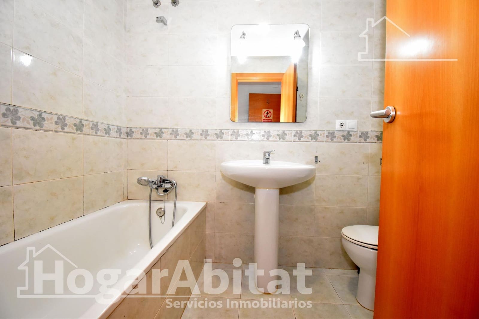 4 bedroom Flat for sale in Castello de la Plana with garage - € 225,000 (Ref: 9379089)