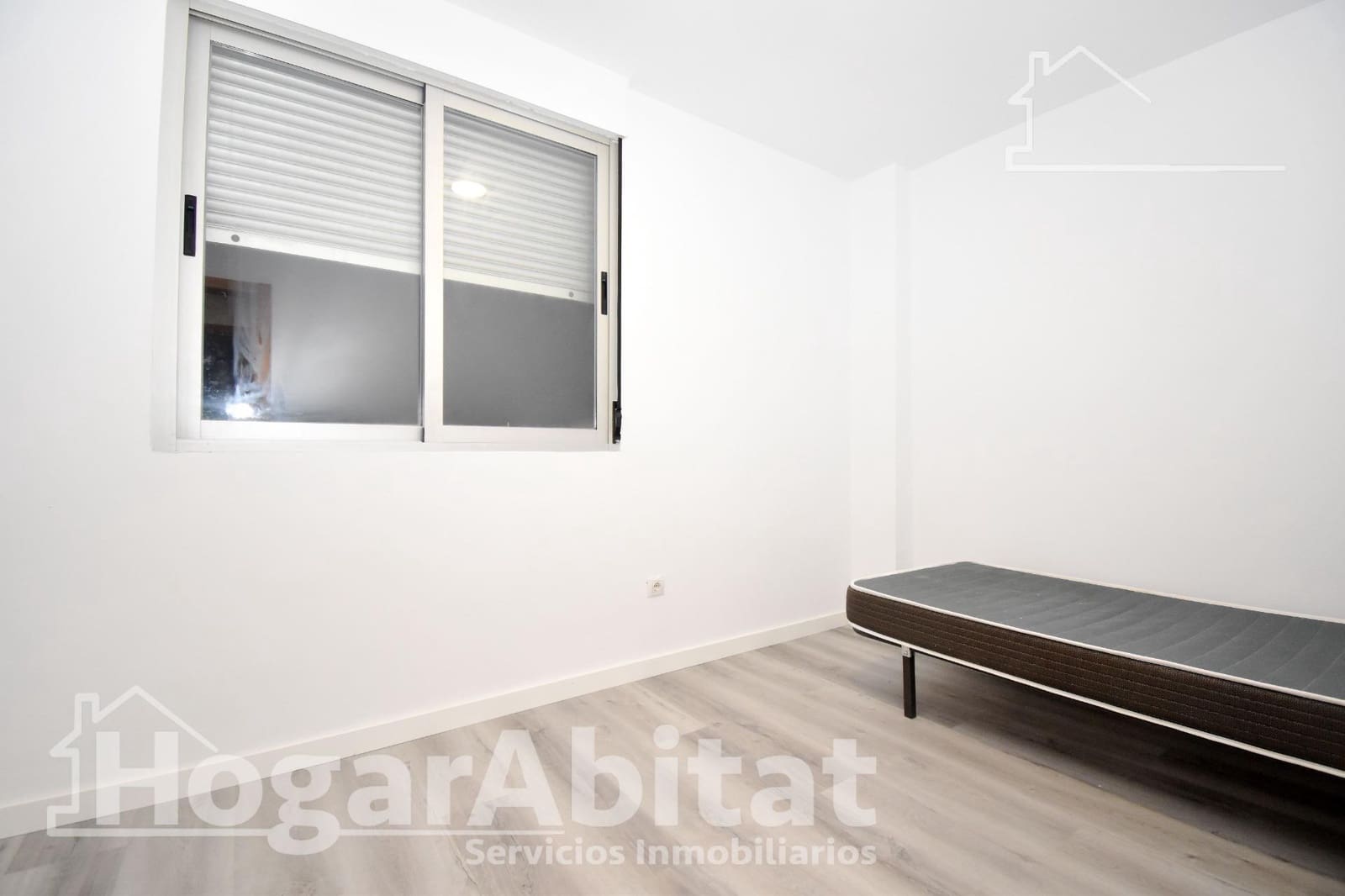 4 bedroom Flat for sale in Castello de la Plana with garage - € 225,000 (Ref: 9379089)