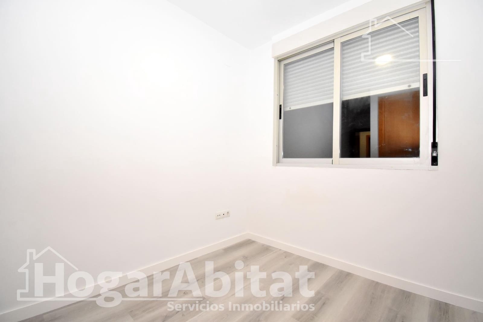 4 bedroom Flat for sale in Castello de la Plana with garage - € 225,000 (Ref: 9379089)