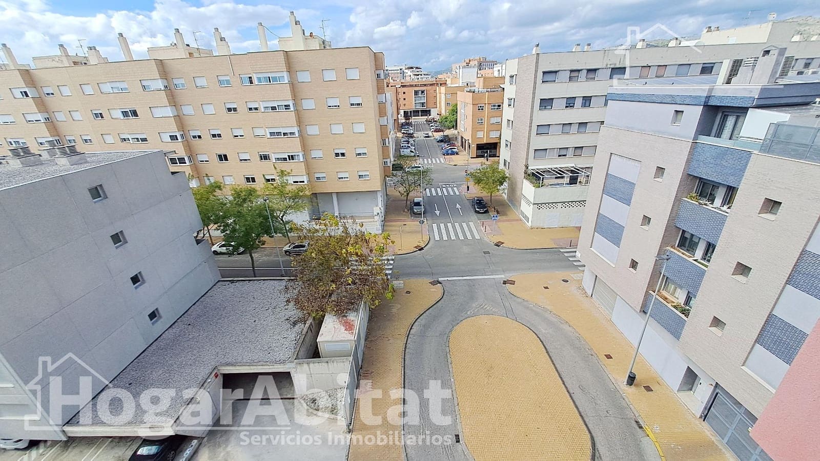 4 bedroom Flat for sale in Castello de la Plana with garage - € 225,000 (Ref: 9379089)