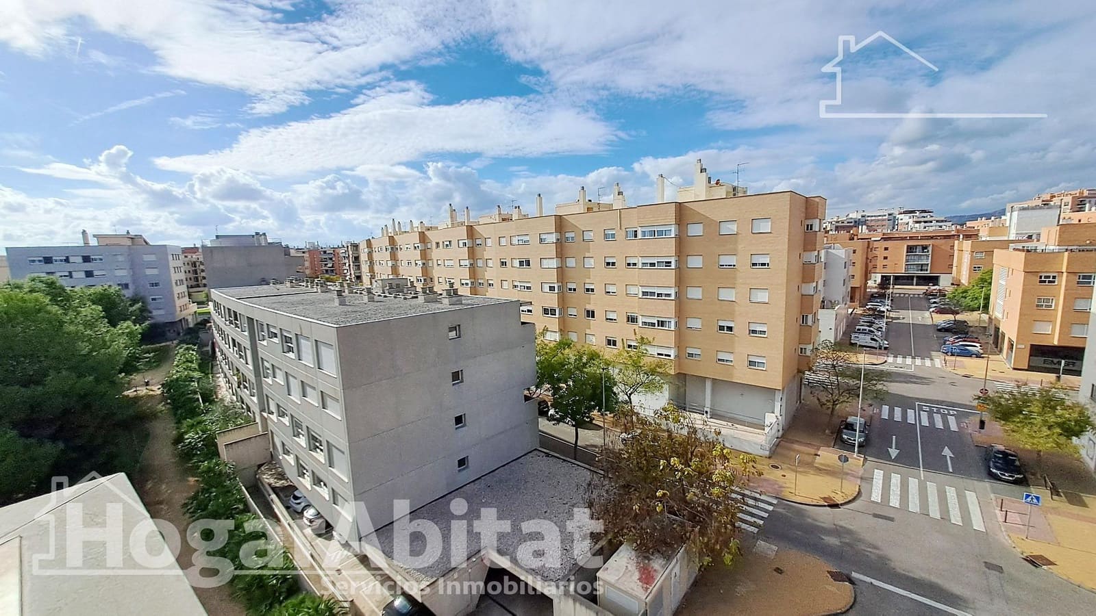 4 bedroom Flat for sale in Castello de la Plana with garage - € 225,000 (Ref: 9379089)