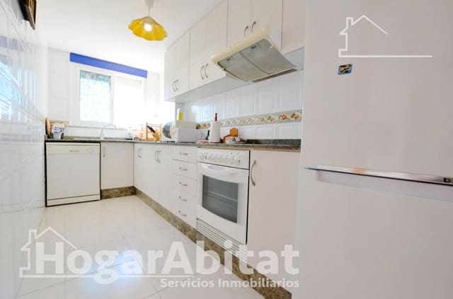 3 makuuhuone Asunto myytävänä paikassa Oliva mukana 
autotalli - 225 000 € (Ref: 9379092)