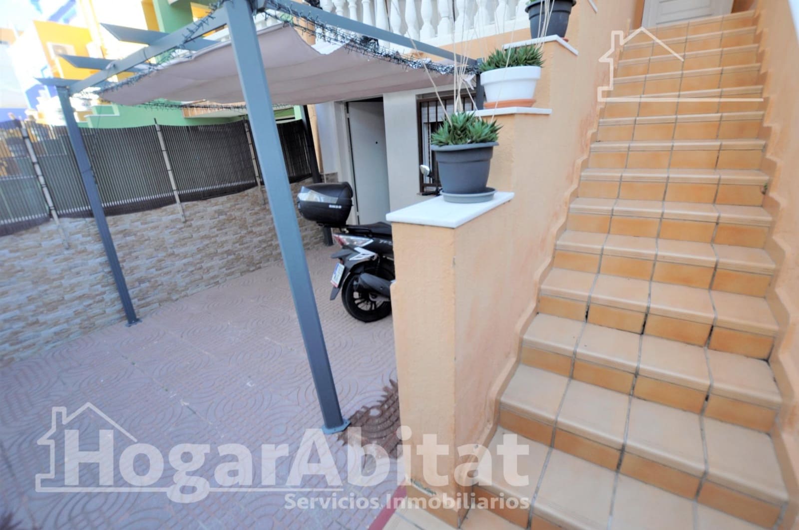 3 soverom Rekkehus til salgs i La Pobla de Farnals med svømmebasseng garasje - € 385 000 (Ref: 9379095)