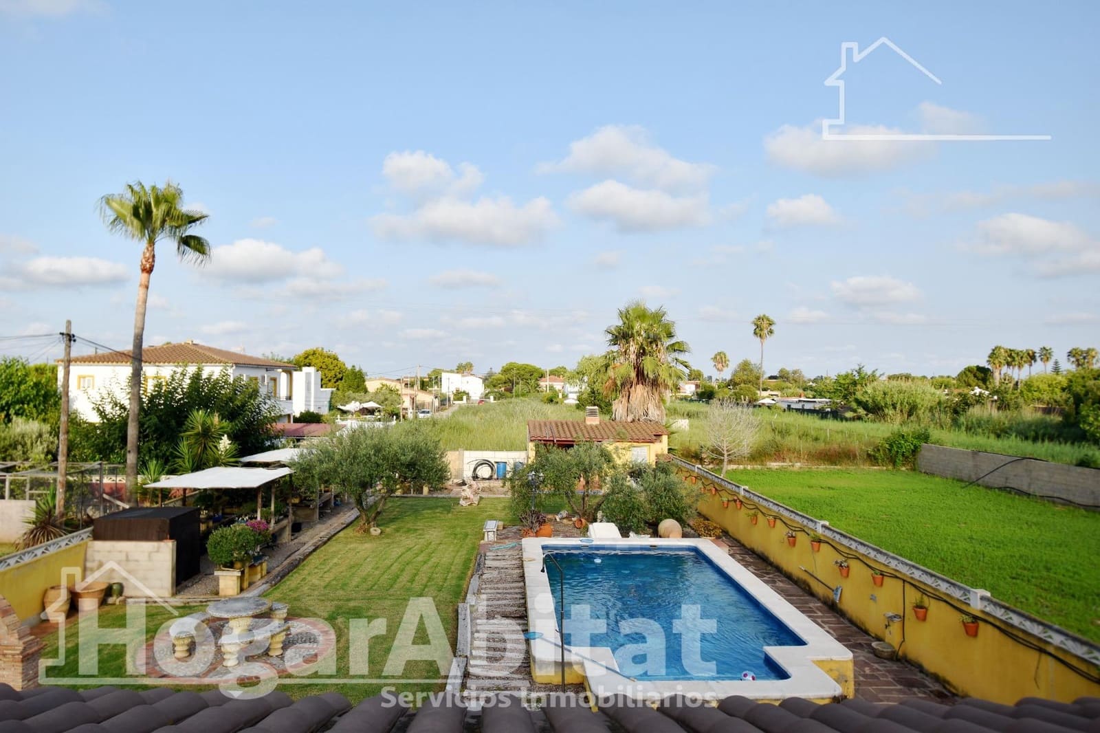 5 soveværelse Villa til salg i Castello de la Plana med swimmingpool garage - € 285.000 (Ref: 9379096)