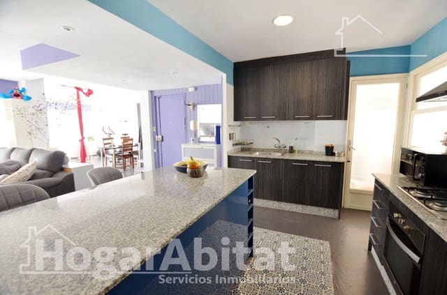 2 bedroom Flat for sale in Carolinas Bajas, Alicante / Alacant city - € 239,000 (Ref: 9385656)