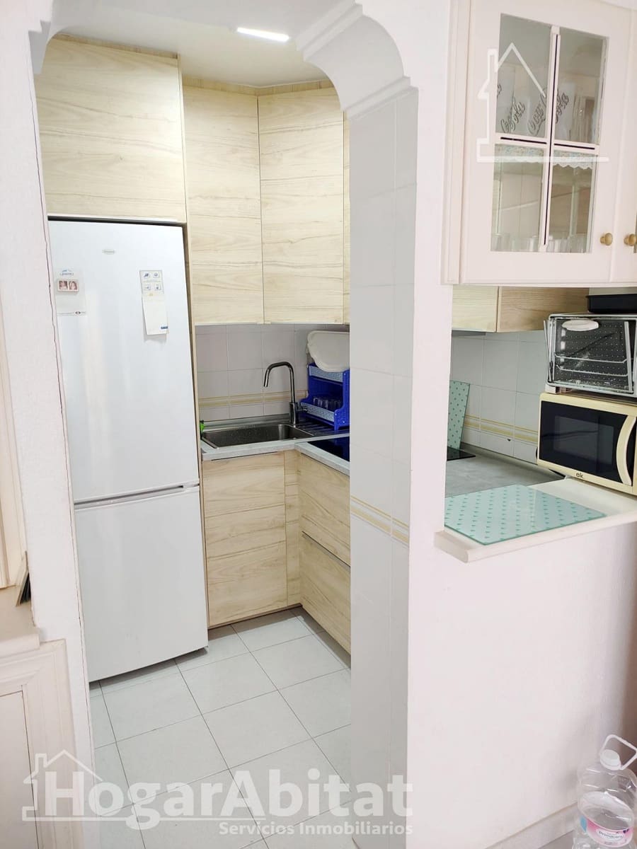 4 slaapkamer Rijtjeshuis te koop in Torrevieja met zwembad - € 149.000 (Ref: 9385666)