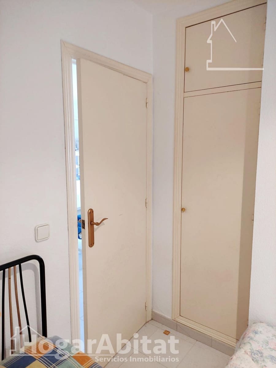 4 slaapkamer Rijtjeshuis te koop in Torrevieja met zwembad - € 149.000 (Ref: 9385666)