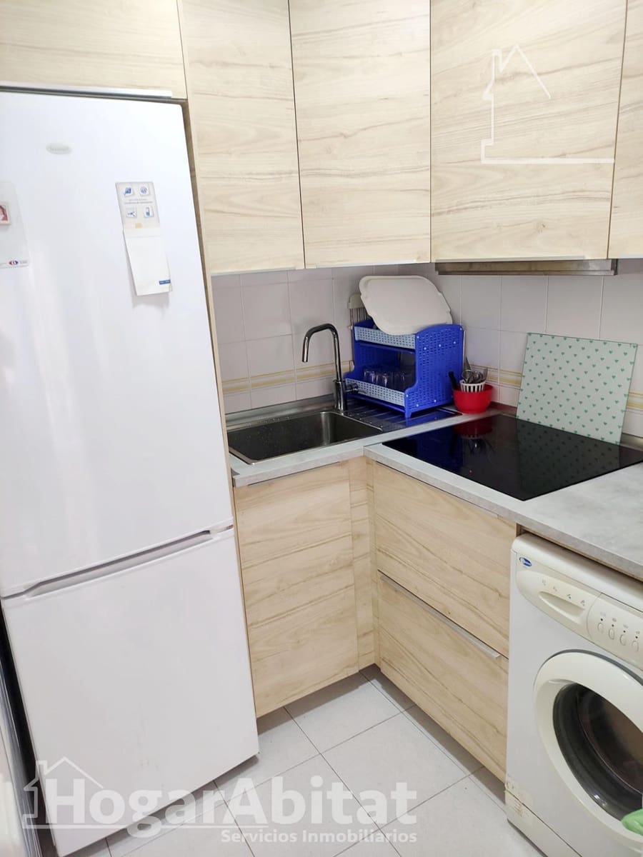 4 slaapkamer Rijtjeshuis te koop in Torrevieja met zwembad - € 149.000 (Ref: 9385666)